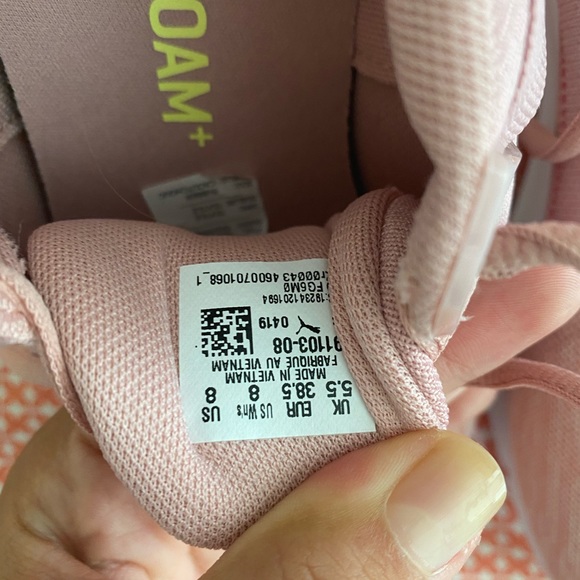 Brand new PUMA shoes - Picture 2 of 4